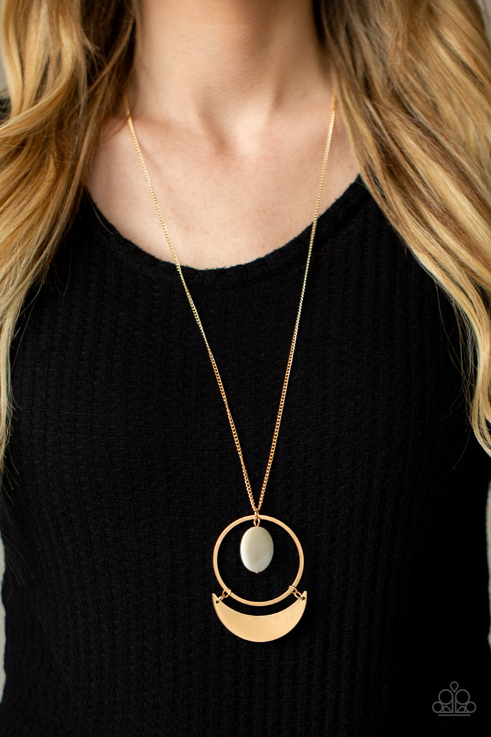 Paparazzi ♥ Moonlight Sailing - Gold ♥  Necklace