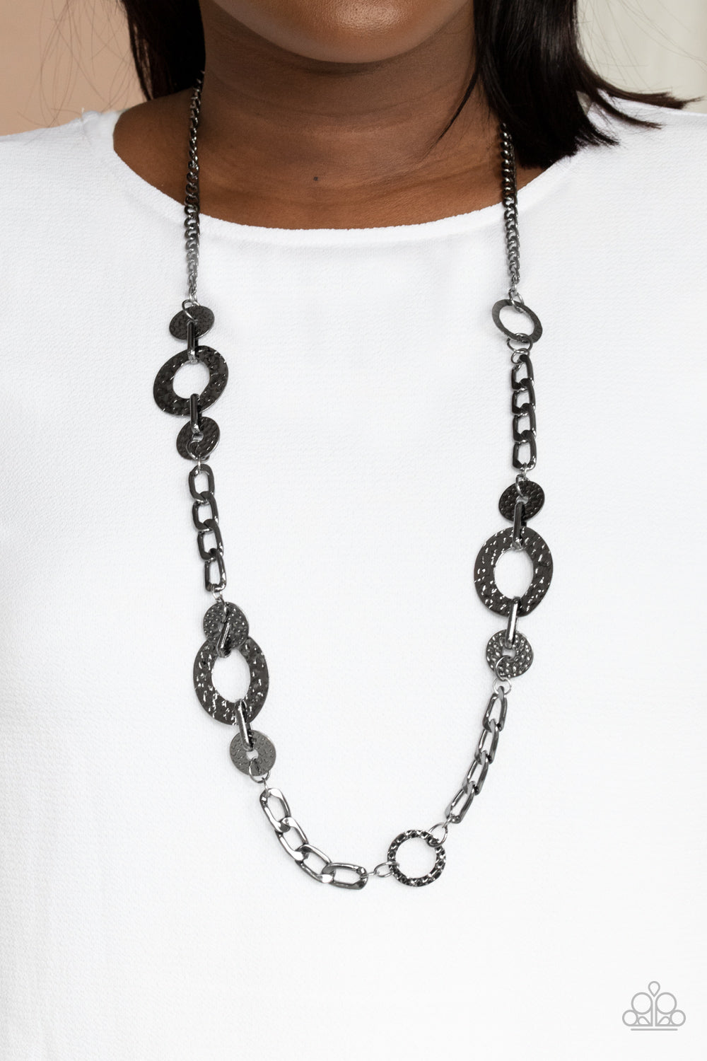Paparazzi ♥ Mechanically Metro - Black ♥  Necklace