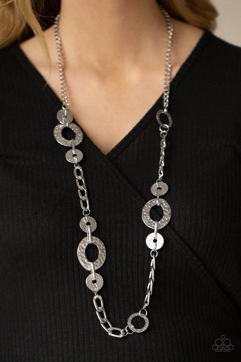 Paparazzi ♥ Mechanically Metro - Silver ♥  Necklace