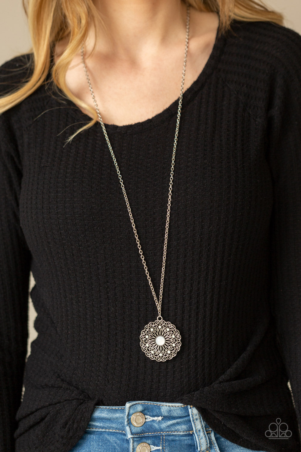 Paparazzi ♥ Opal Gardens - White ♥  Necklace