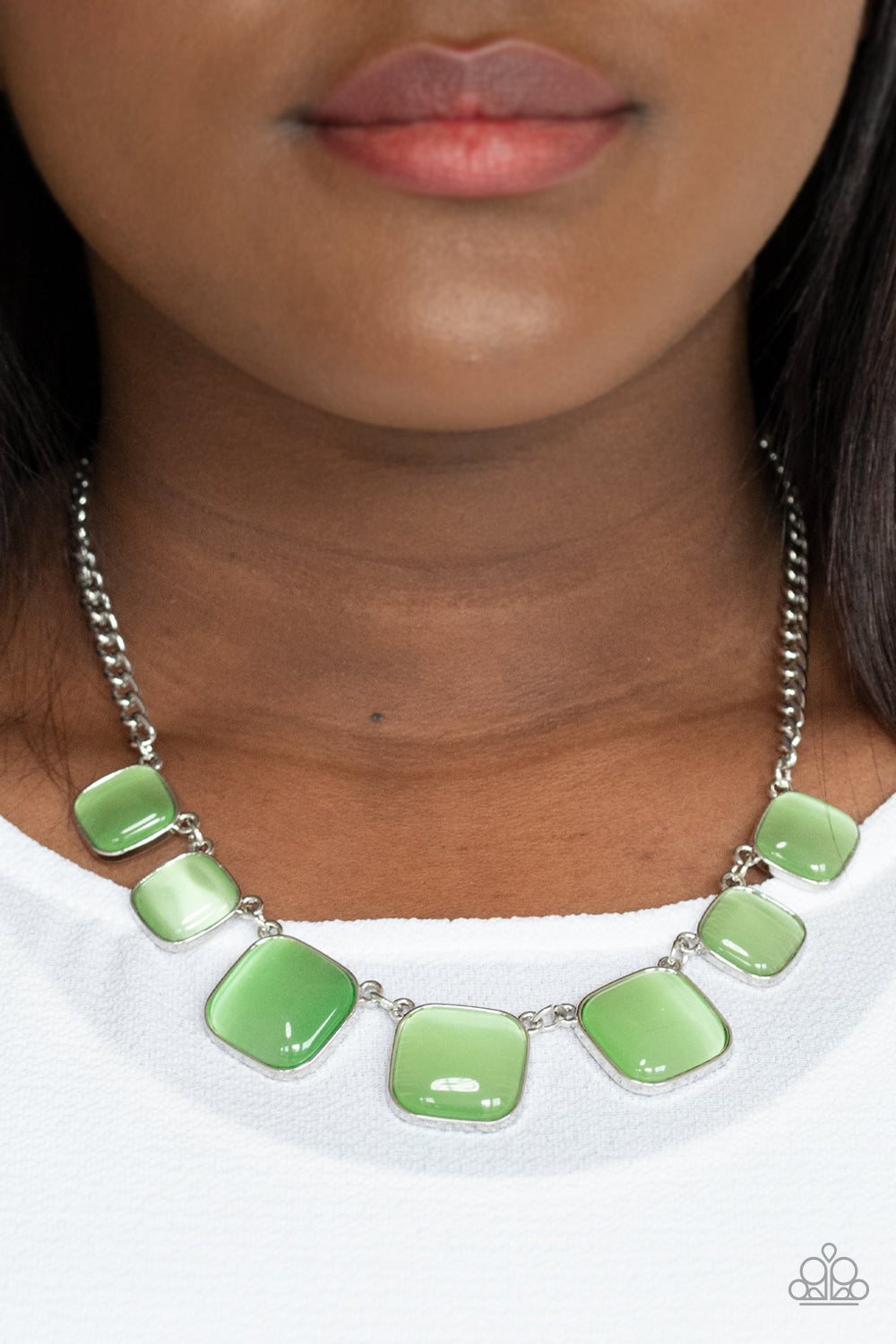 Paparazzi ♥ Aura Allure - Green ♥  Necklace