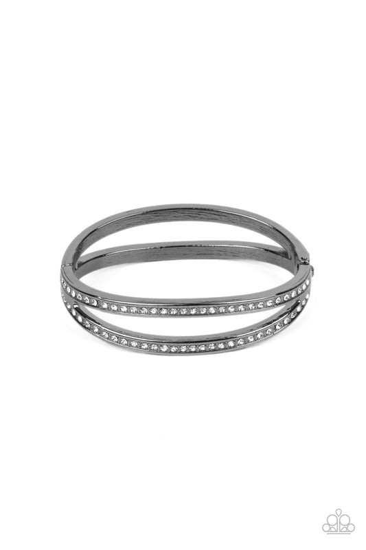 a-show-of-fierce-black-p9re-bkxx-312xx