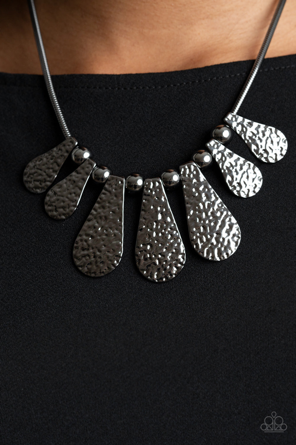 Paparazzi ♥ Gallery Goddess - Black ♥  Necklace