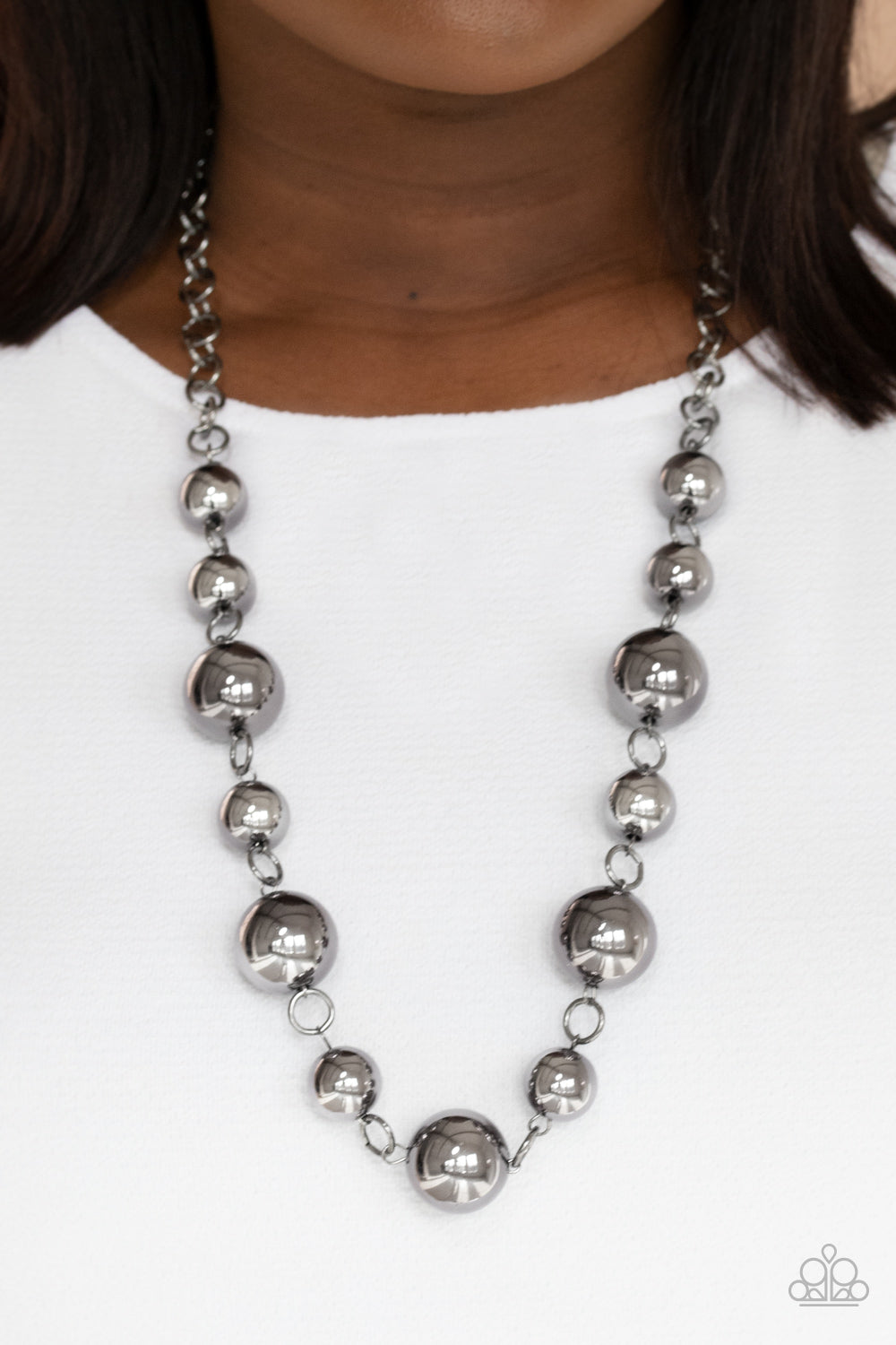 Paparazzi ♥ Commanding Composure - Black ♥  Necklace