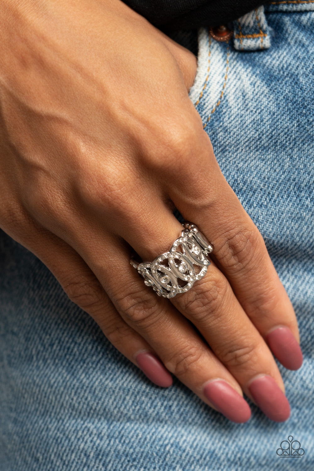 Paparazzi ♥ OVAL-Ruled - White ♥  Ring