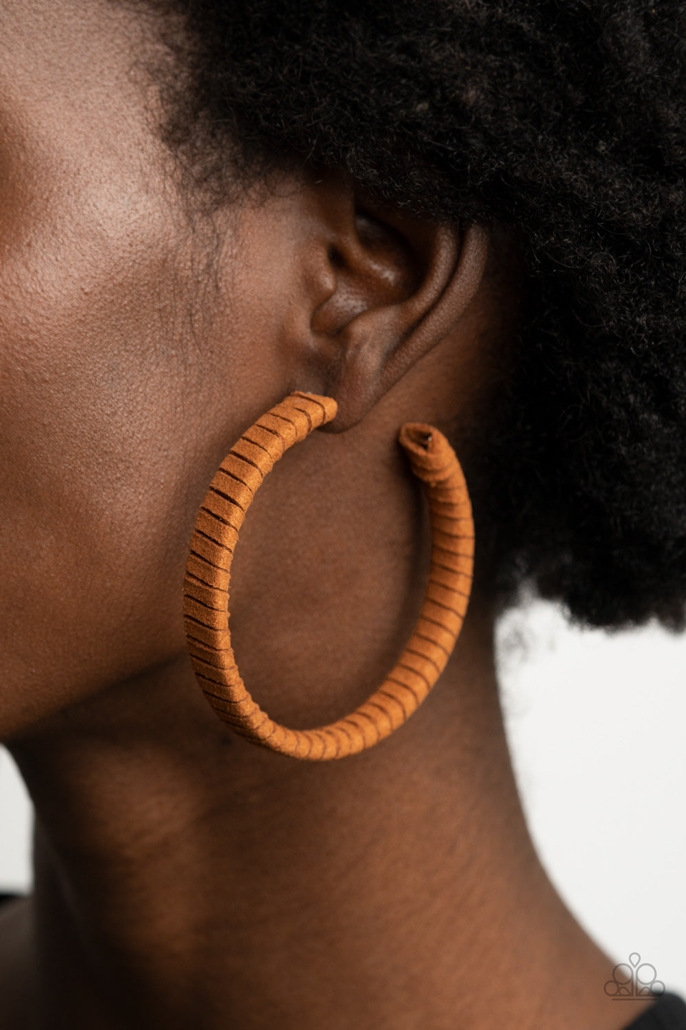 Paparazzi ♥ Suede Parade - Brown ♥  Earrings