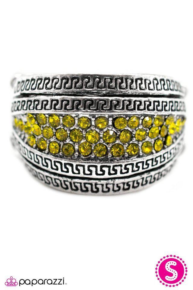 Paparazzi ♥ At Sundown - Yellow ♥ Ring