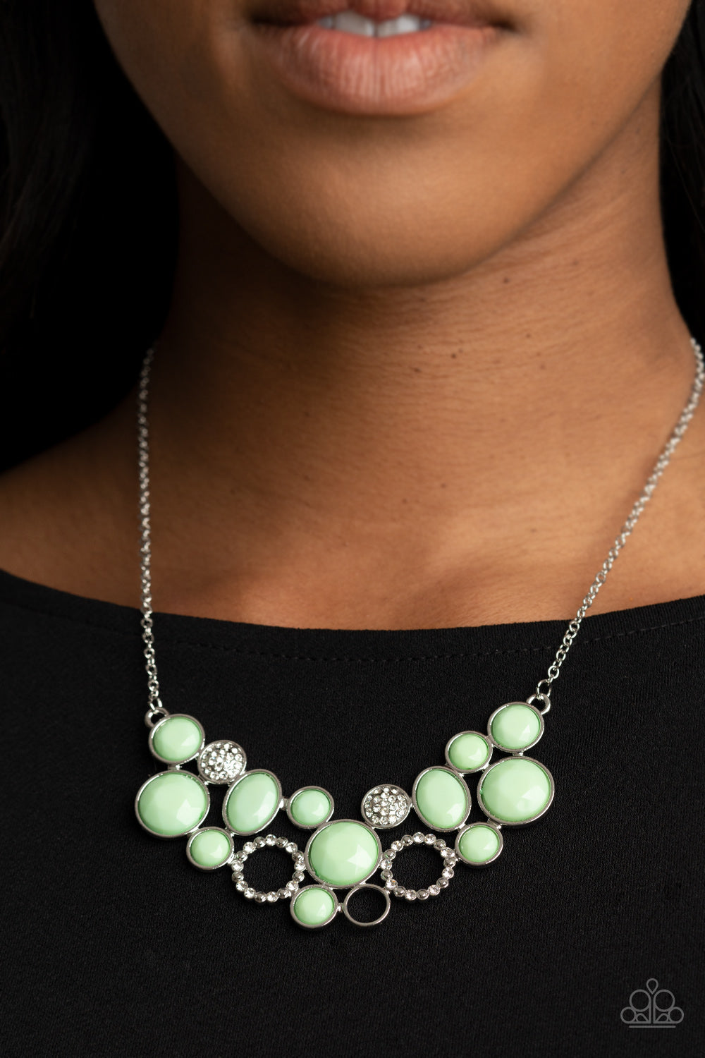 Paparazzi ♥ Extra Eloquent - Green ♥  Necklace