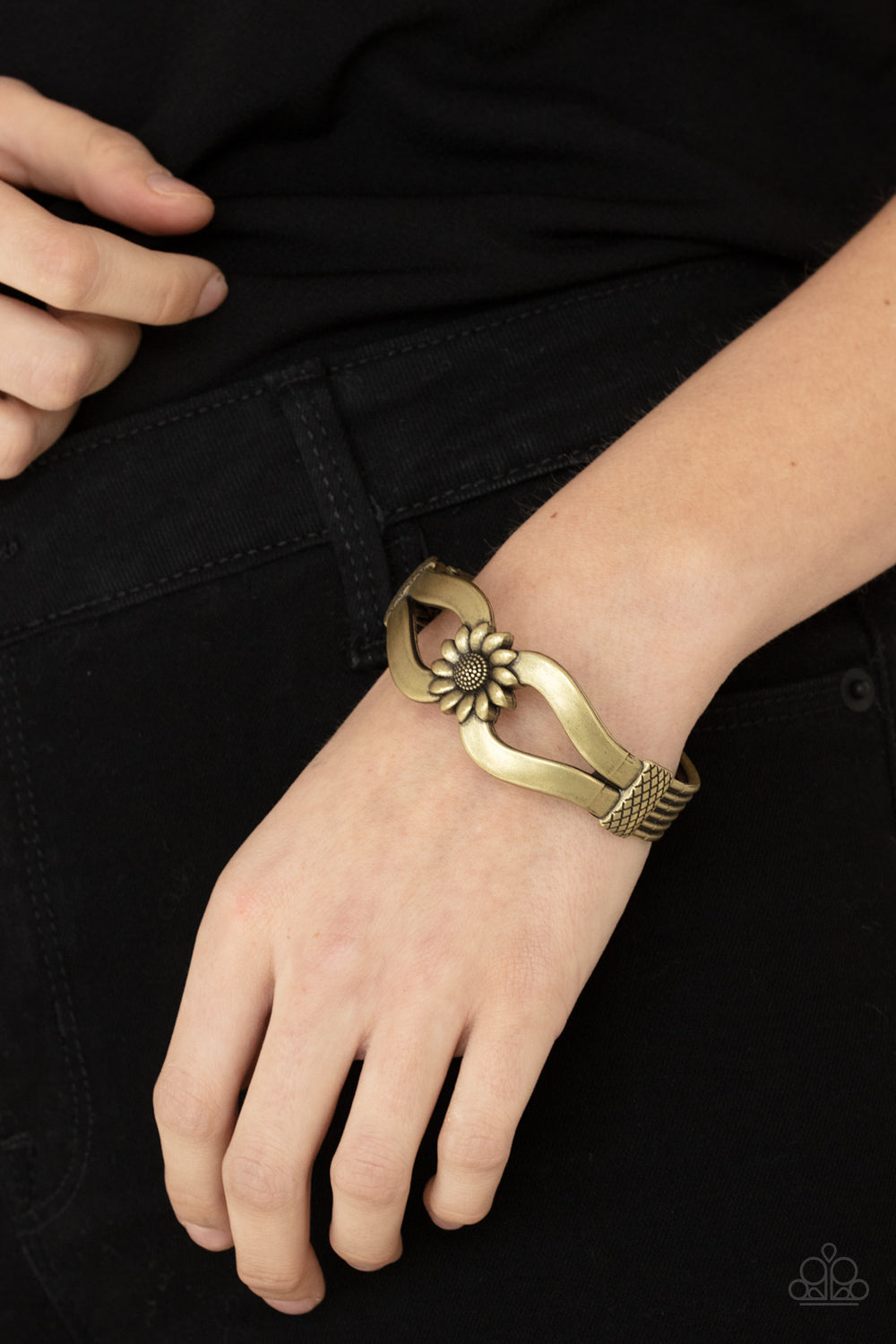Paparazzi ♥ Let A Hundred SUNFLOWERS Bloom - Brass ♥  Bracelet