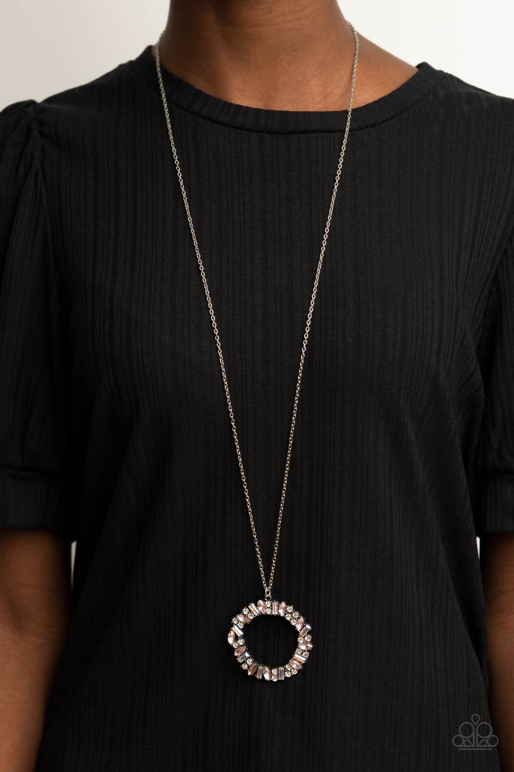 Paparazzi ♥ Wreathed in Wealth - Pink ♥  Necklace