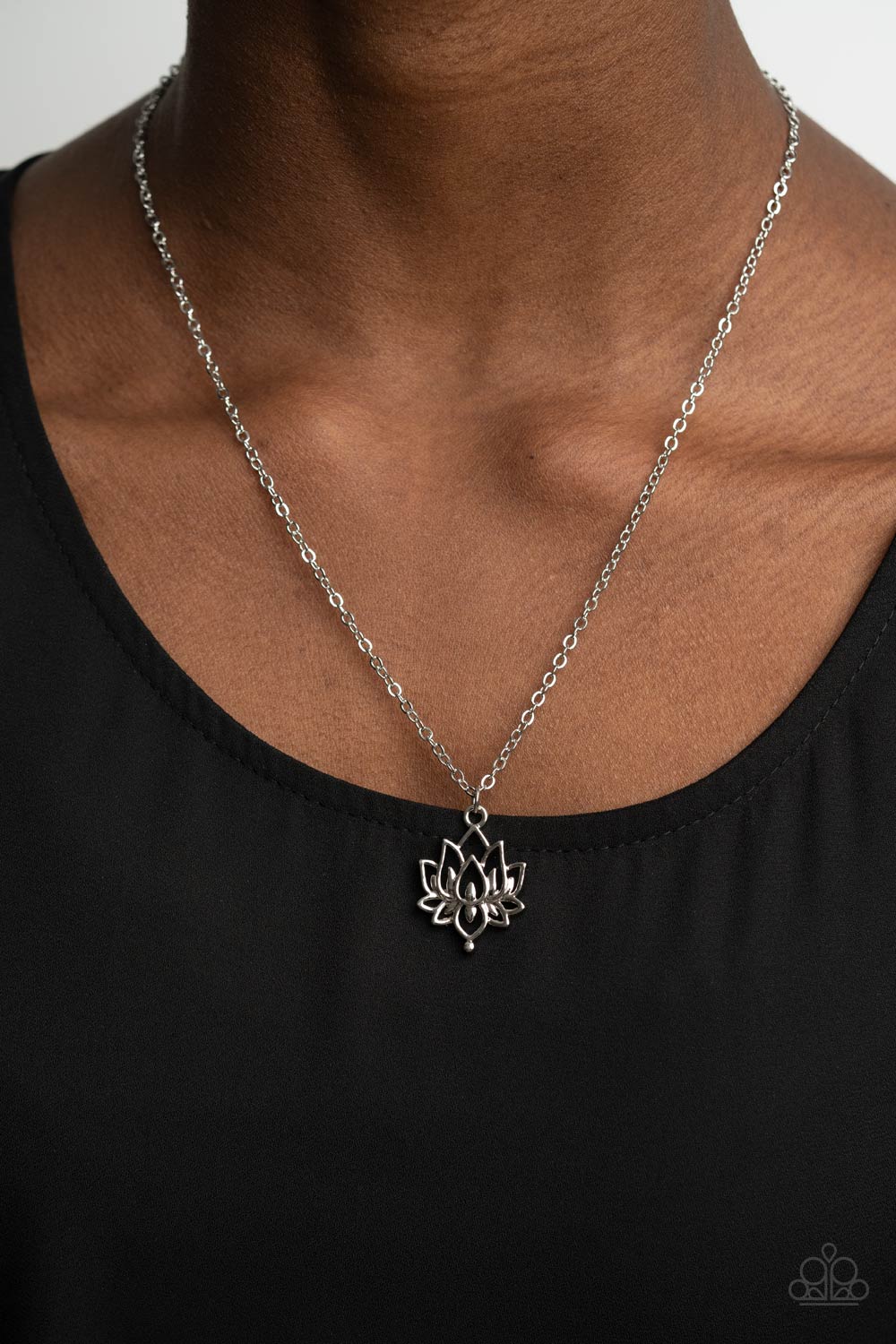Paparazzi ♥ Lotus Retreat - Silver ♥  Necklace