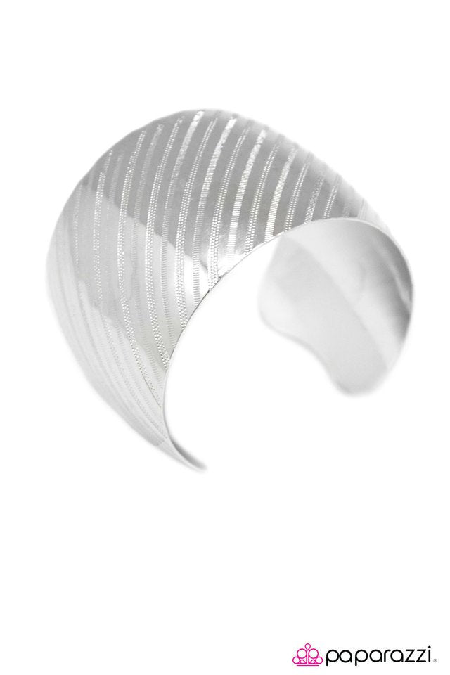 Paparazzi ♥ Stripe Up a Conversation - Silver ♥ Bracelet