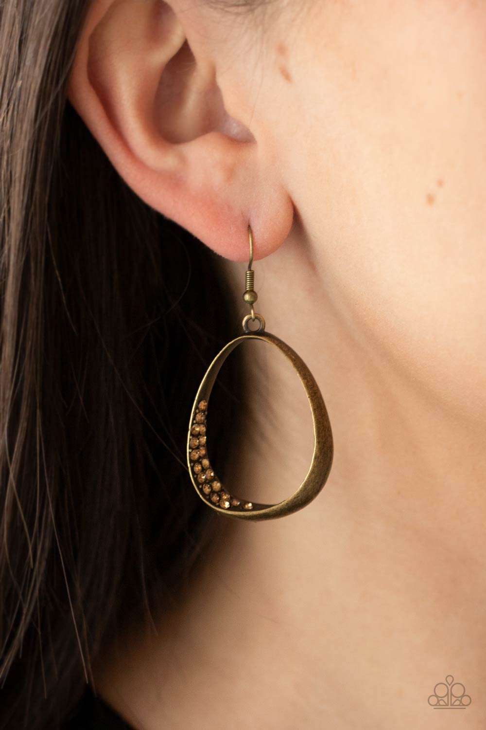 Paparazzi ♥ Fiercely Flauntable - Brass ♥  Earrings