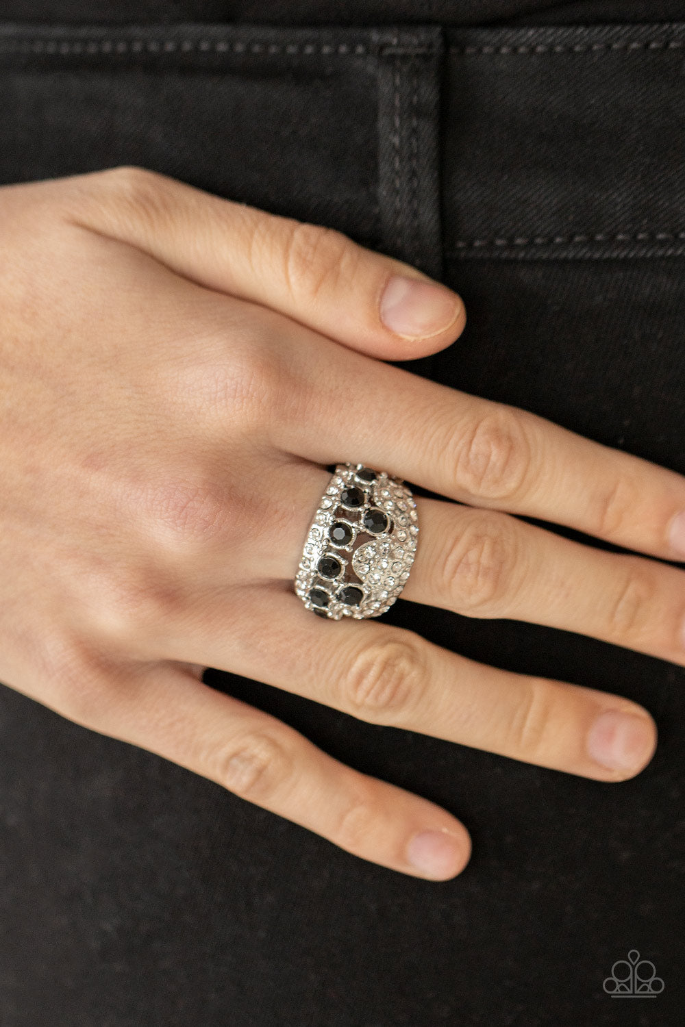 Paparazzi ♥ Imperial Incandescence - Black ♥  Ring