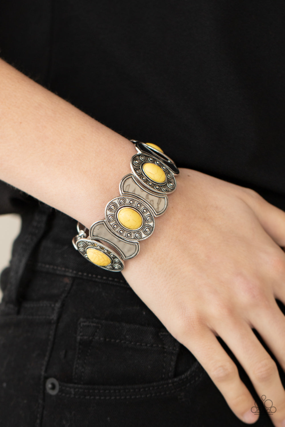 Paparazzi ♥ Desert Relic - Yellow ♥  Bracelet