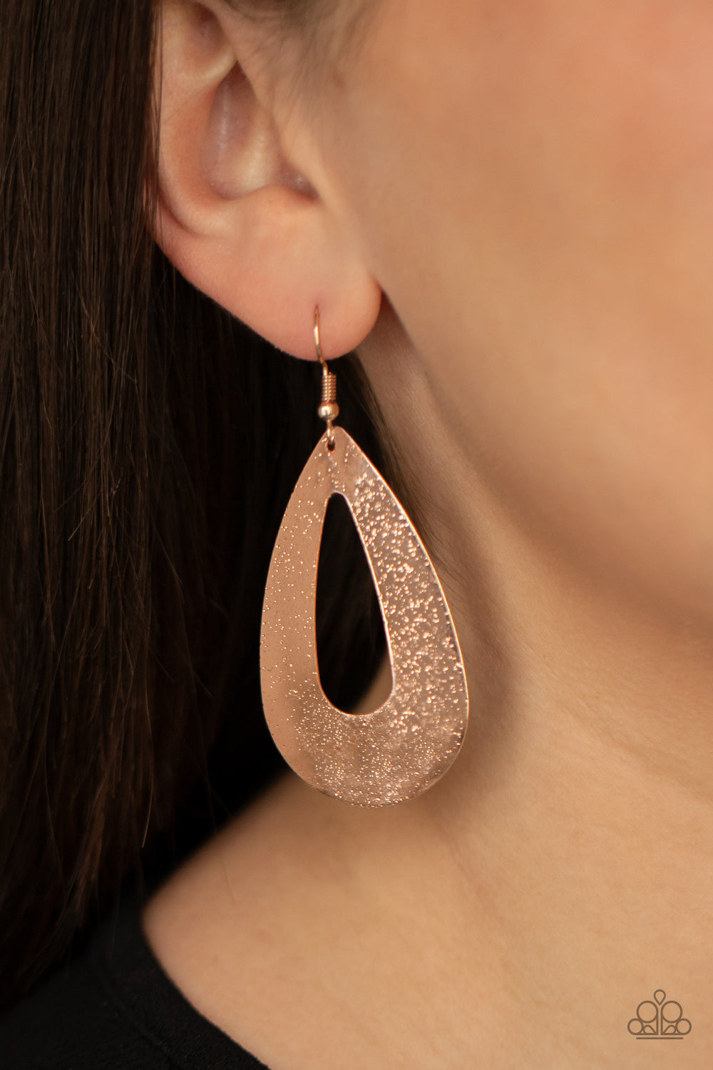 Paparazzi ♥ Hand It OVAL! - Rose Gold ♥  Earrings