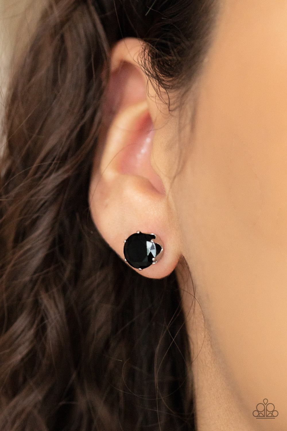 Paparazzi ♥ Modest Motivation - Black ♥  Post Earrings