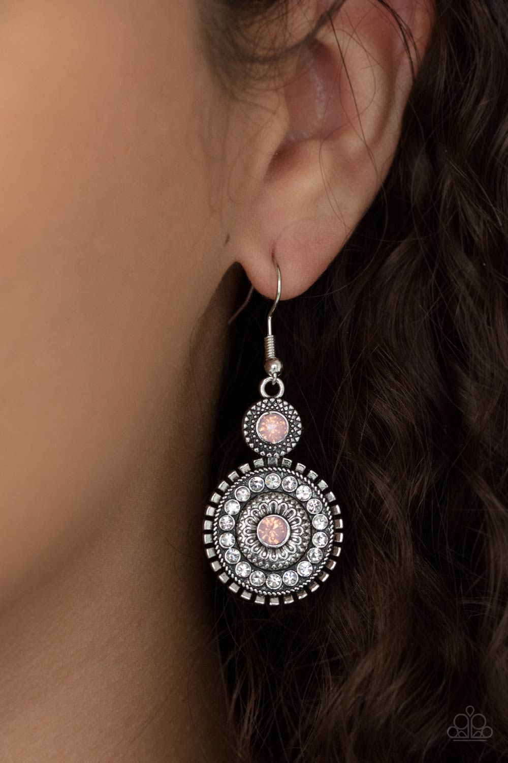 Paparazzi ♥ Opulent Outreach - Pink ♥  Earrings