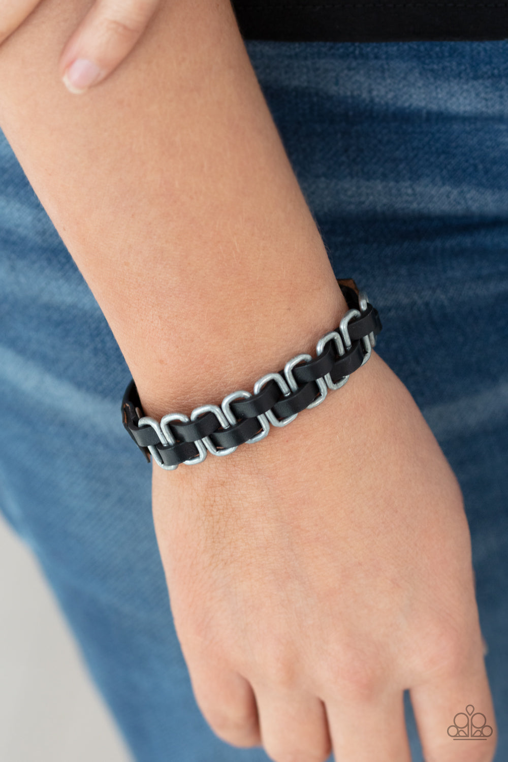 Paparazzi ♥ Gone Rogue - Silver ♥  Bracelet