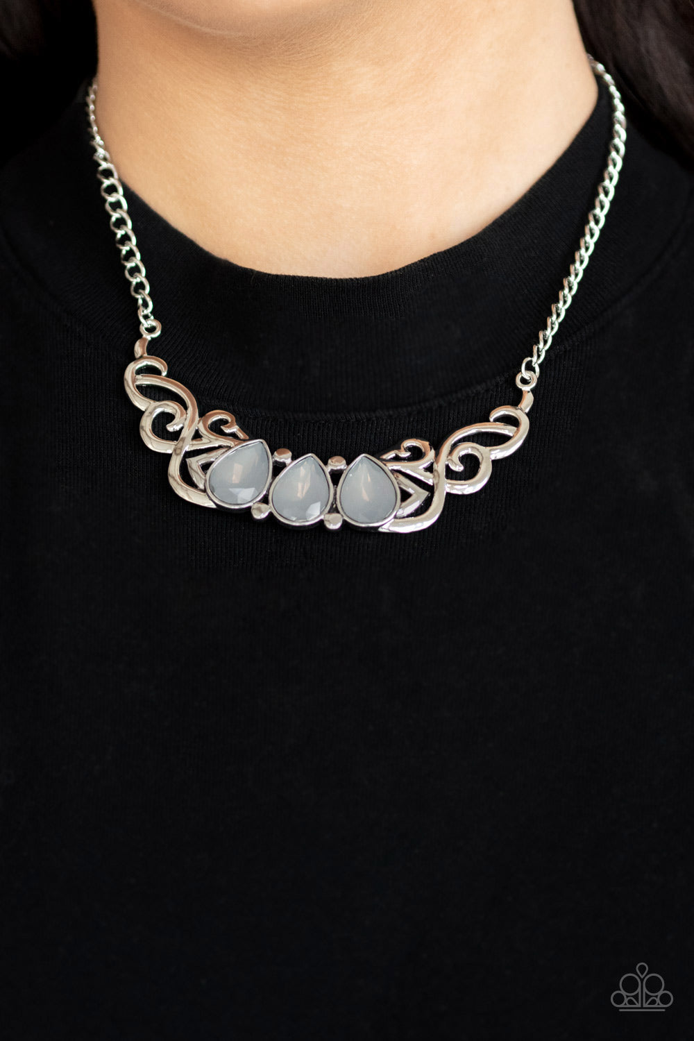 Paparazzi ♥ Heavenly Happenstance - Silver ♥  Necklace