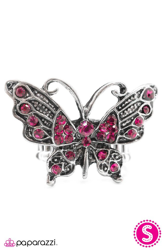 Paparazzi ♥ Butterfly Kisses - Pink ♥ Ring