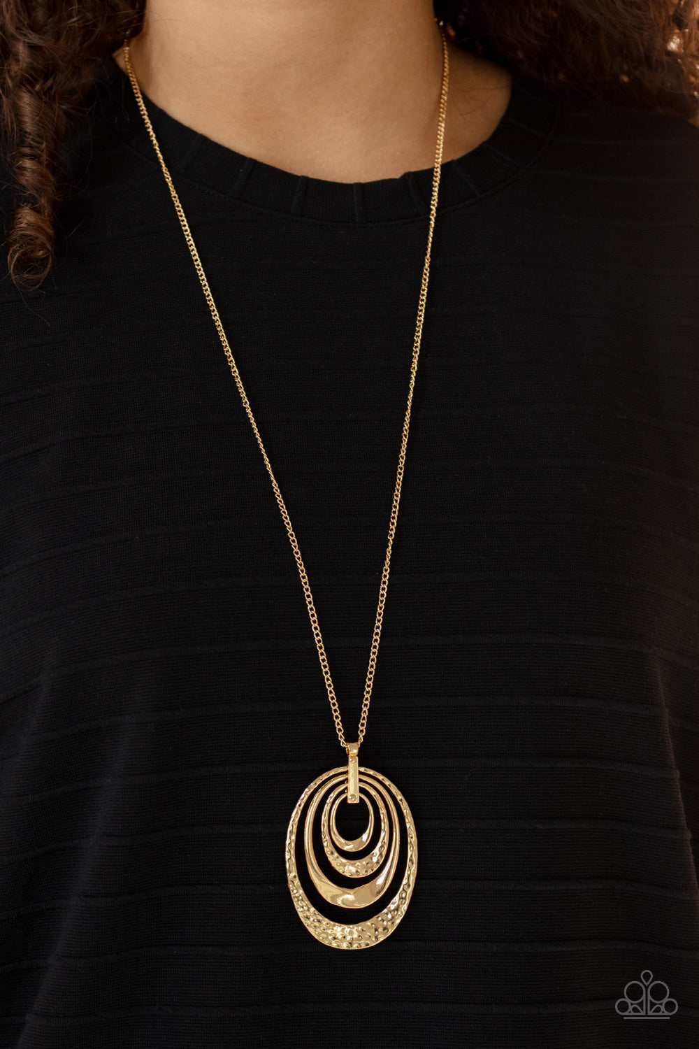 Paparazzi ♥ Renegade Ripples - Gold ♥  Necklace