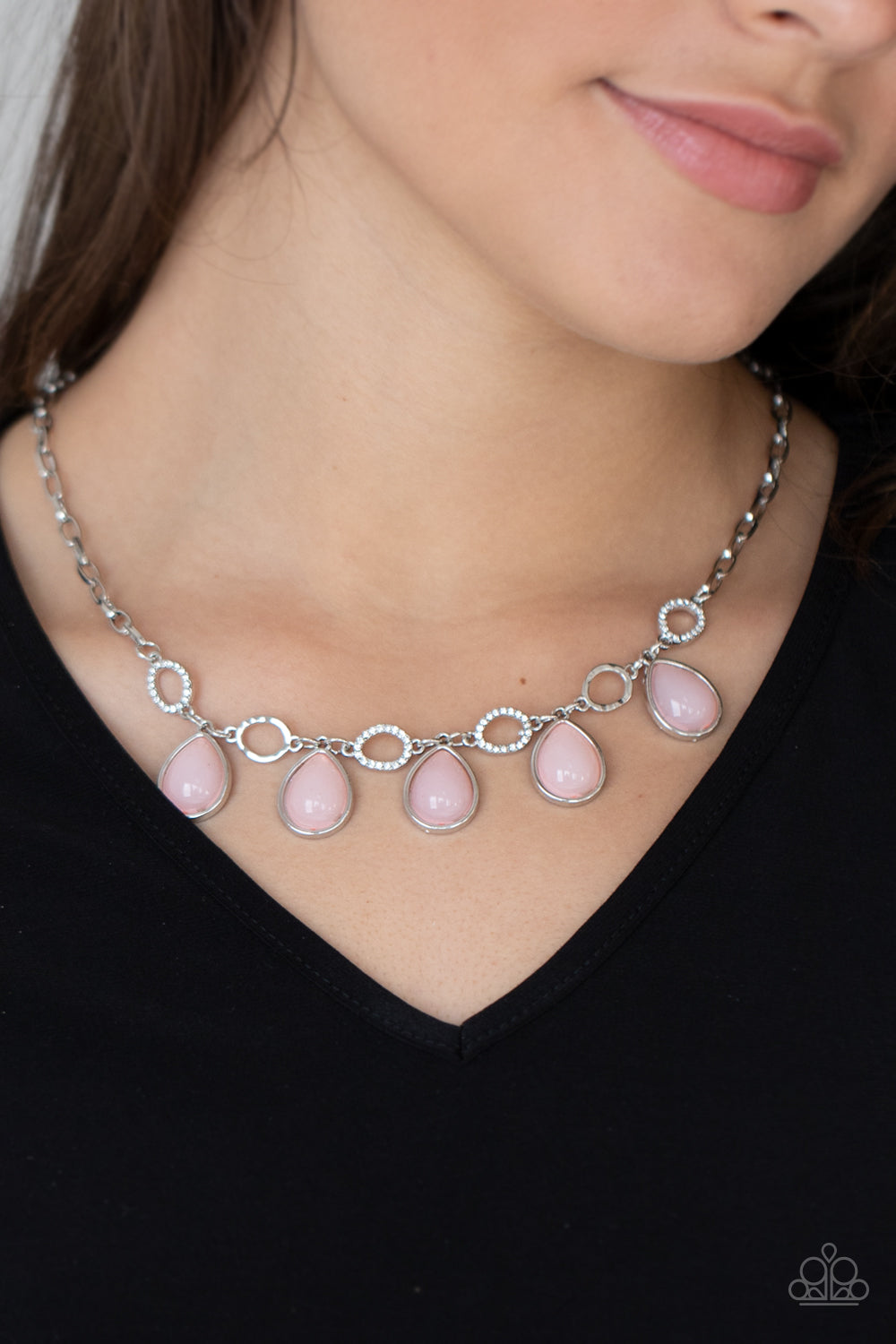 Paparazzi ♥ Majestically Mystic - Pink ♥  Necklace
