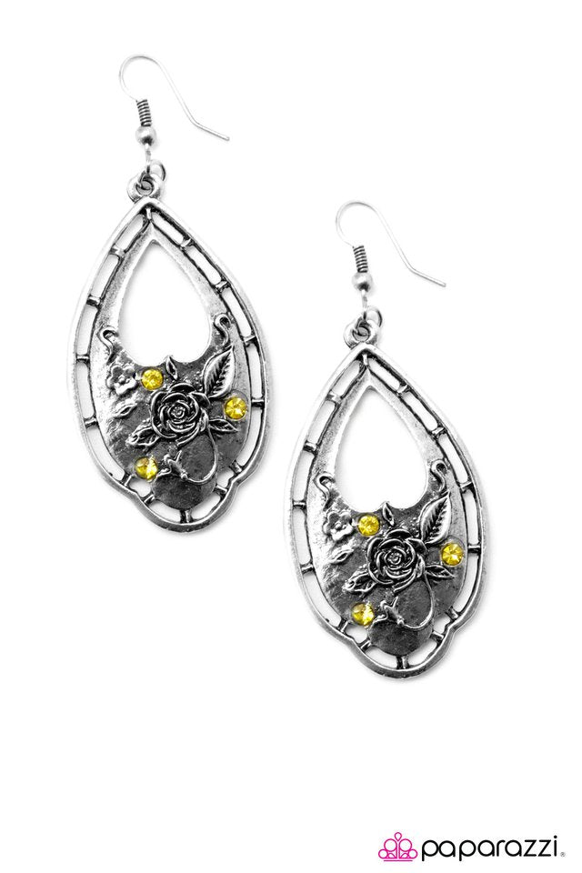 Paparazzi ♥ Decorated Detail - Yellow ♥ Earrings
