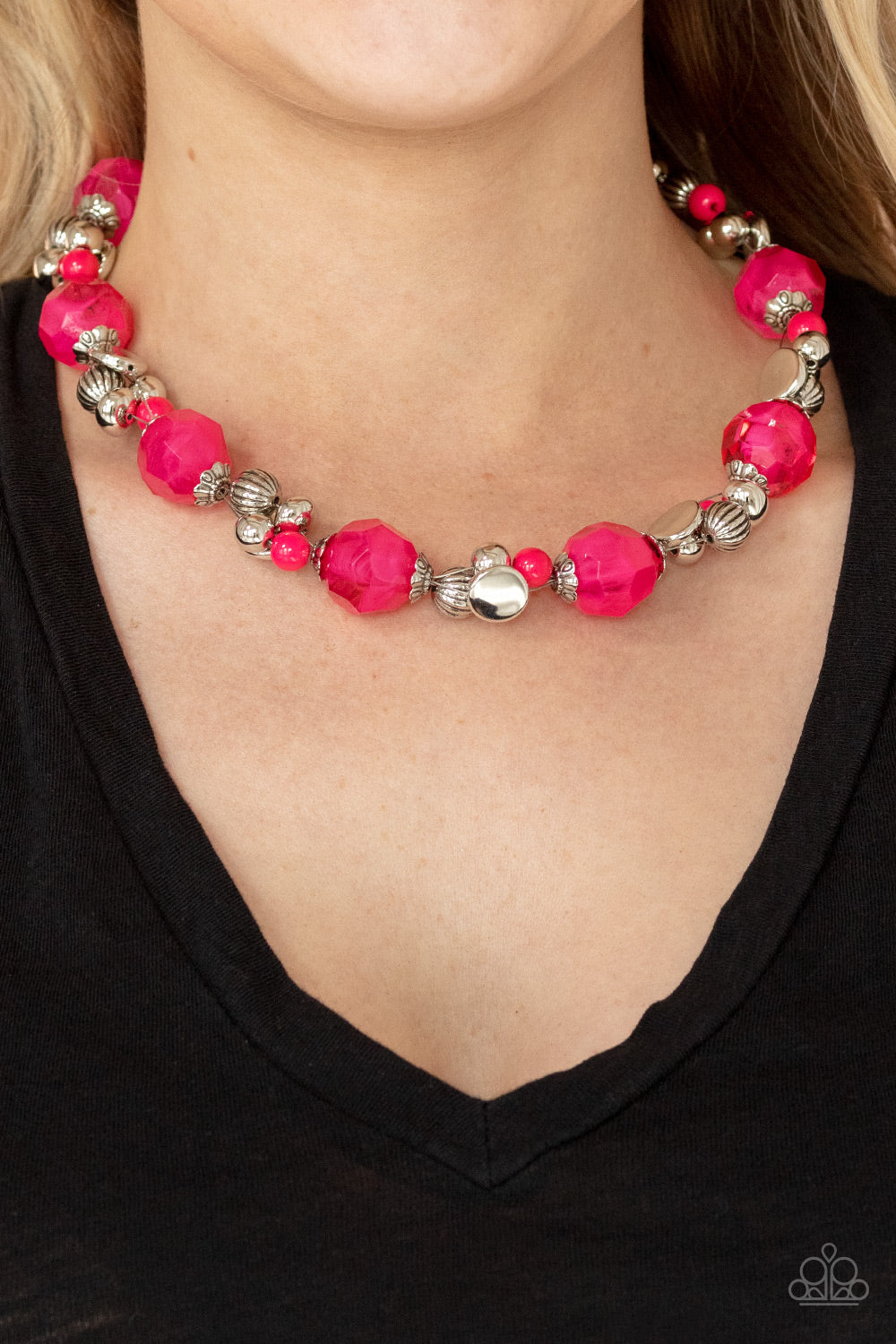 Paparazzi ♥ Vidi Vici VACATION - Pink ♥  Necklace