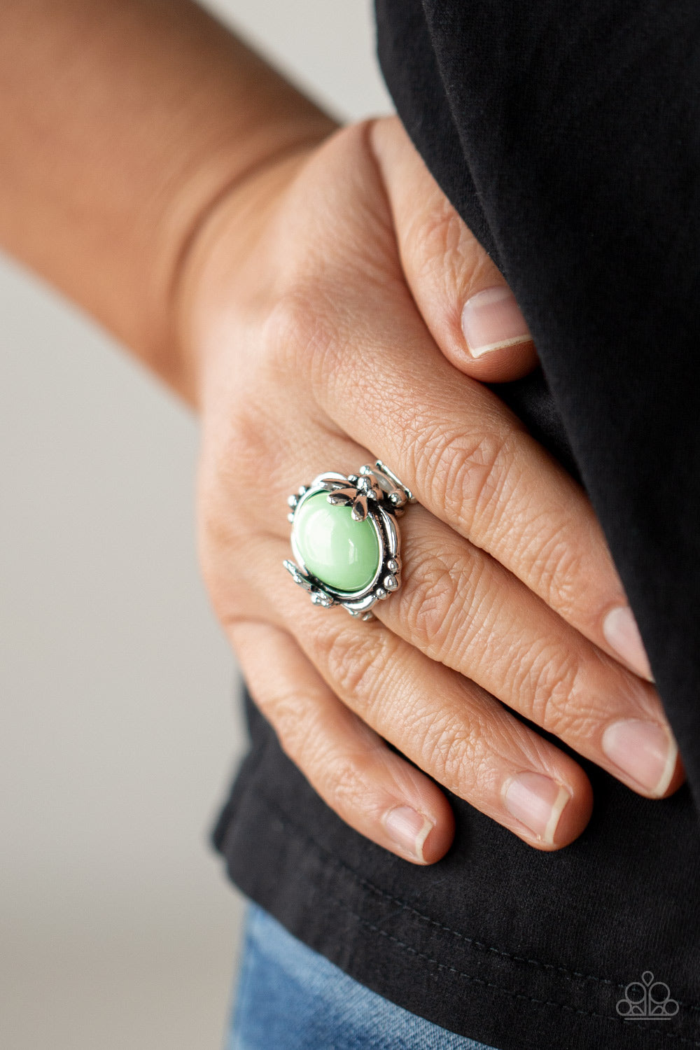 Paparazzi ♥ Springtime Splendor - Green ♥  Ring