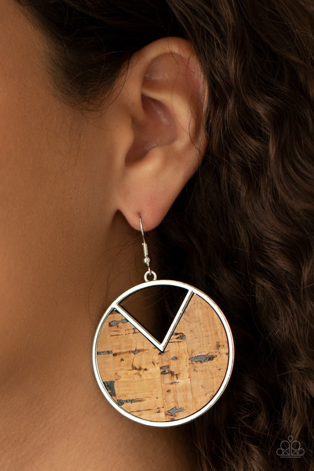 Paparazzi ♥ Nod to Nature - Black ♥  Earrings