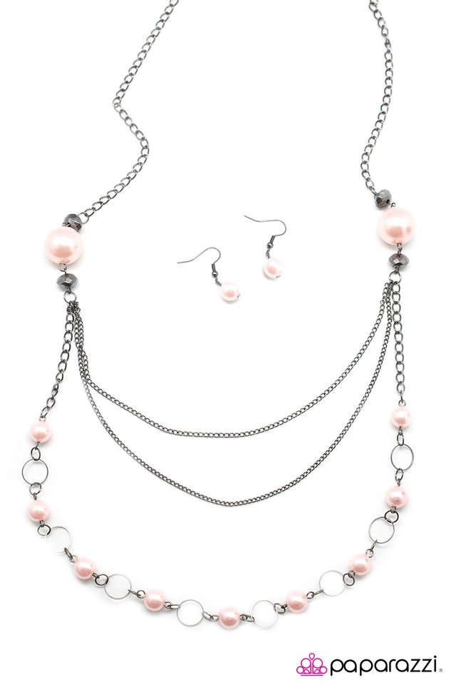 Paparazzi ♥ Keep the Mystery Alive - Pink ♥ Necklace