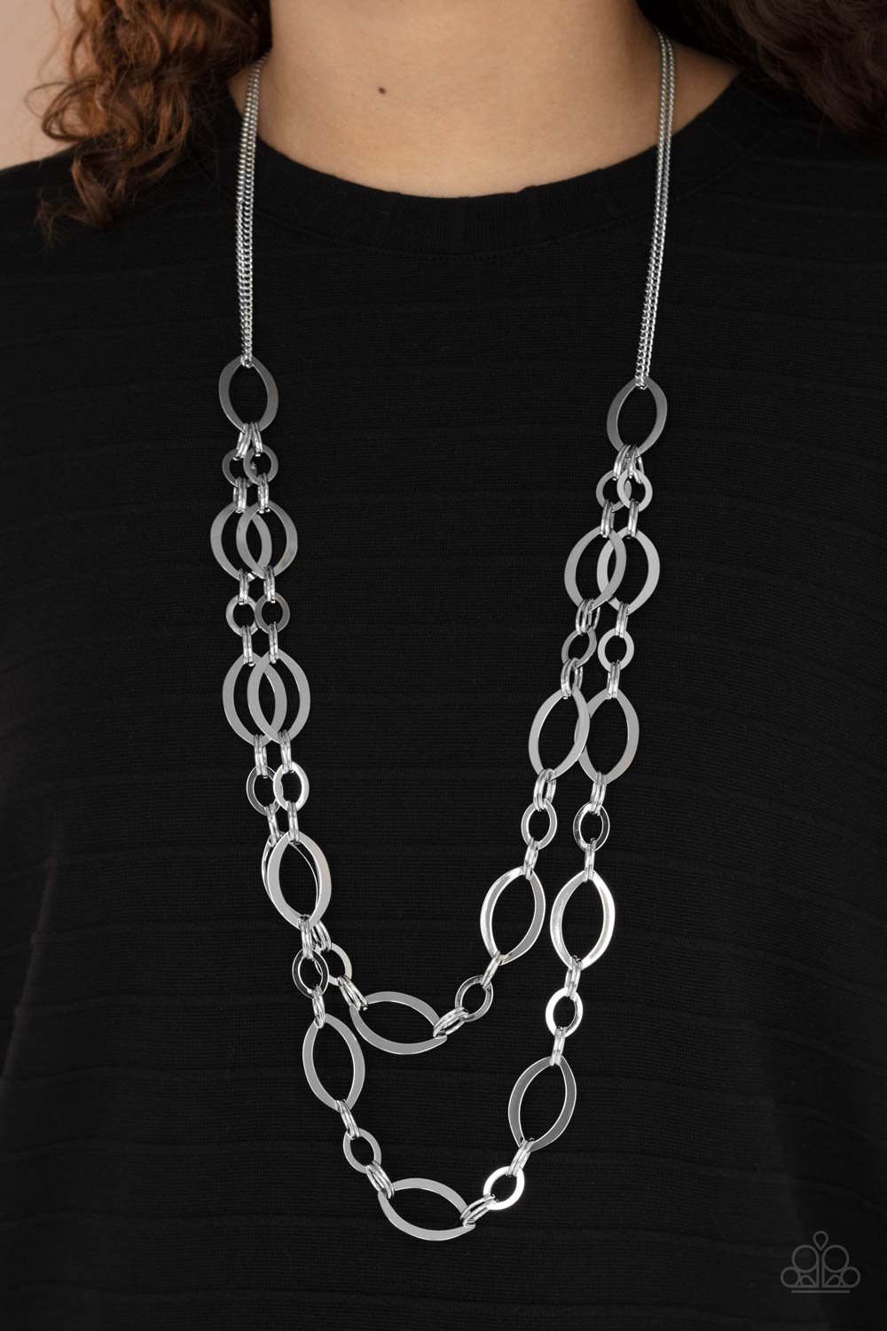 Paparazzi ♥ The OVAL-achiever - Silver ♥  Necklace