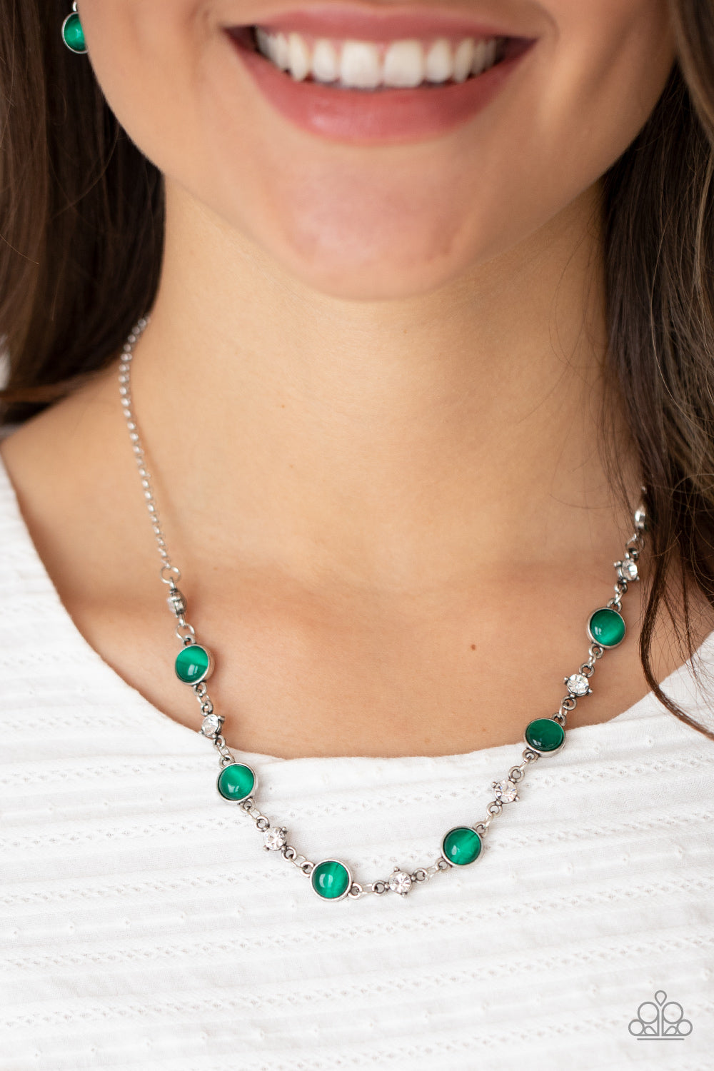 Paparazzi ♥ Inner Illumination - Green ♥  Necklace