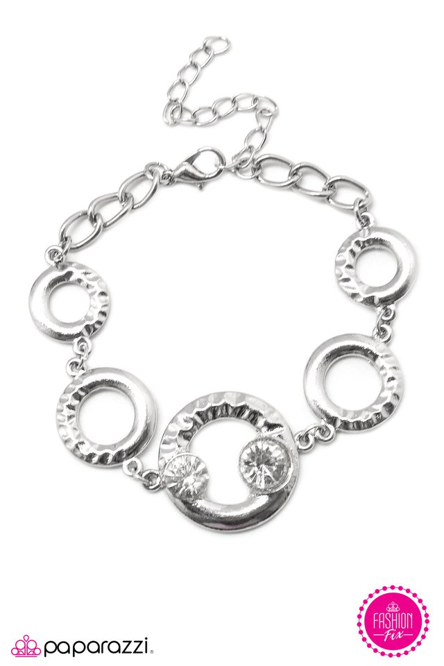 Paparazzi ♥ Picture Of Perfection - Silver ♥ Bracelet
