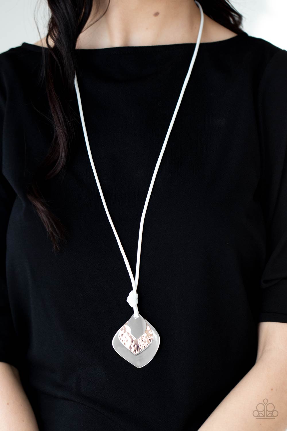 Paparazzi ♥ Face The ARTIFACTS - White ♥  Necklace