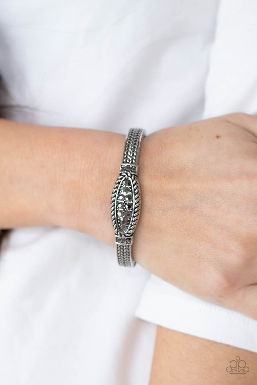 Paparazzi ♥ Locked in Luster -  Silver ♥  Bracelet