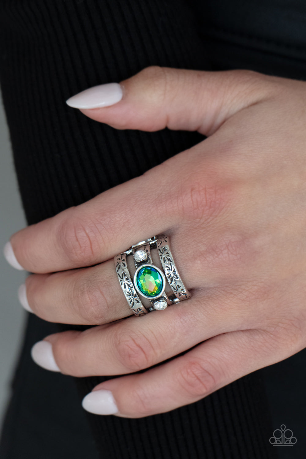 Paparazzi ♥ The GLEAMING Tower - Green ♥  Ring