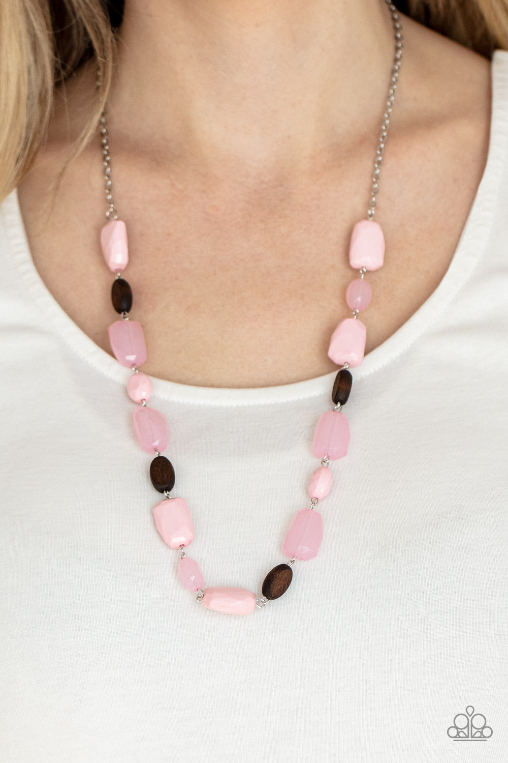 Paparazzi ♥ Meadow Escape - Pink ♥  Necklace
