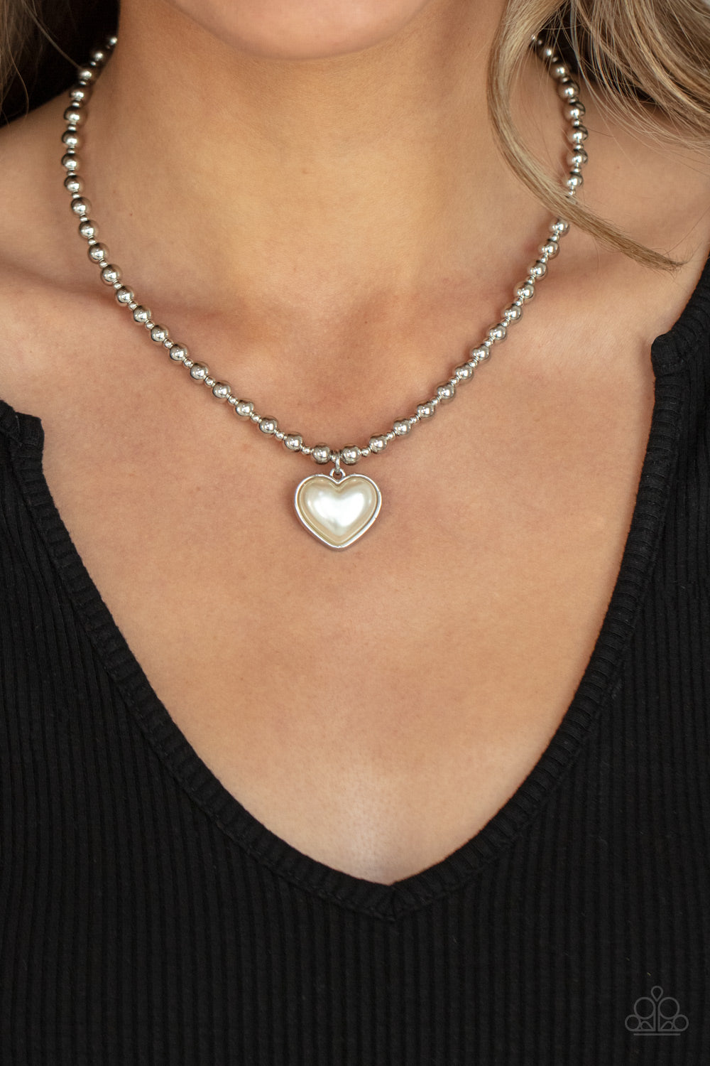 Paparazzi ♥ Heart Full of Fancy - White ♥  Necklace