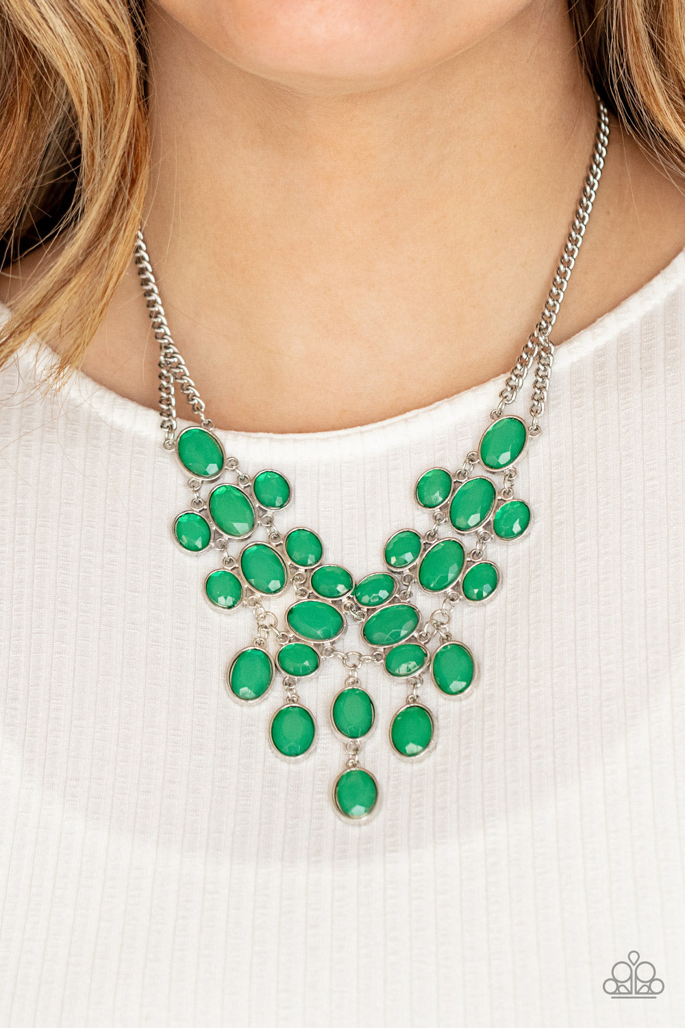 Paparazzi ♥ Serene Gleam - Green ♥  Necklace