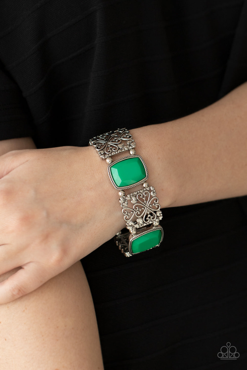 Paparazzi ♥ Colorful Coronation - Green ♥  Bracelet