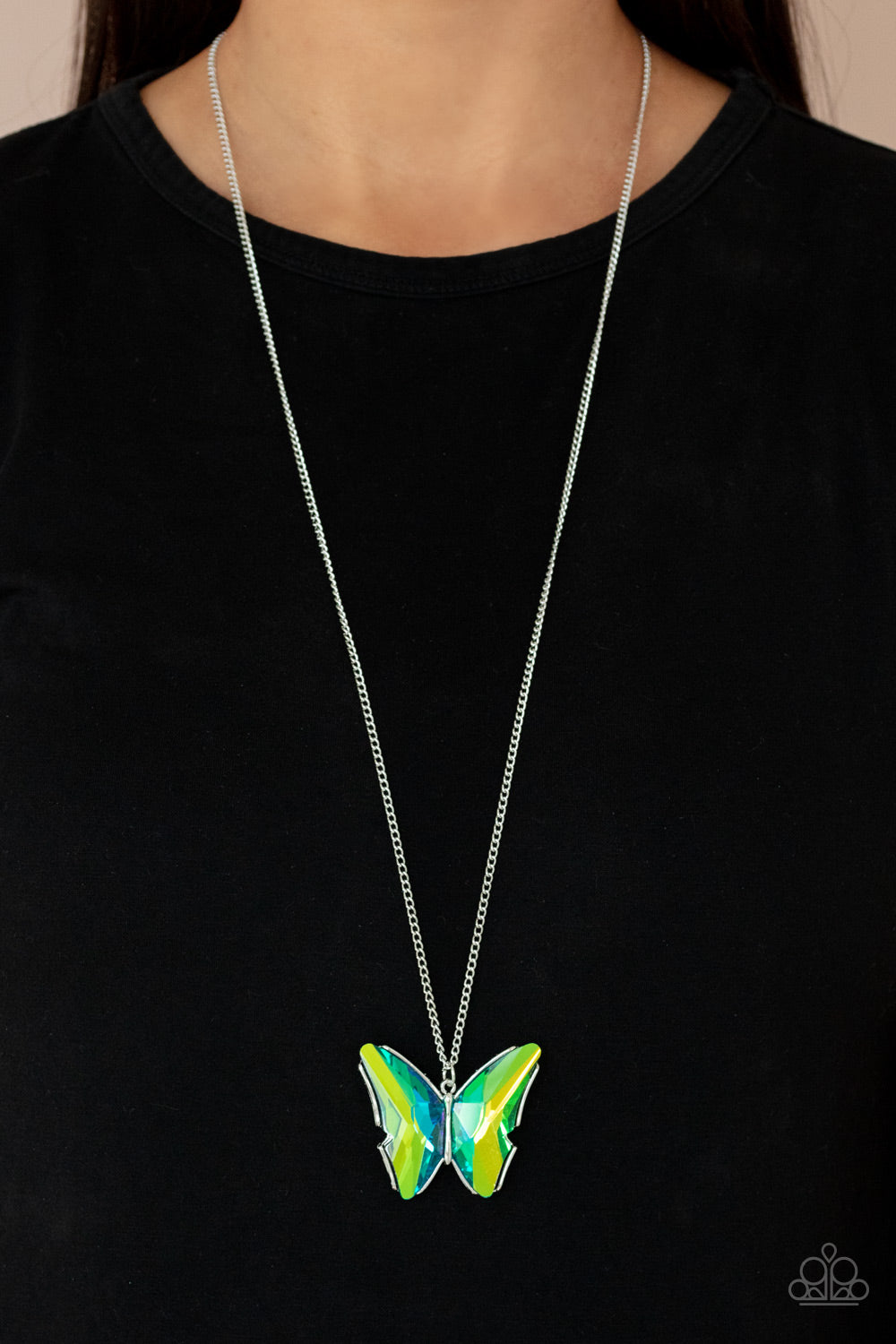 Paparazzi ♥ The Social Butterfly Effect - Green ♥  Necklace