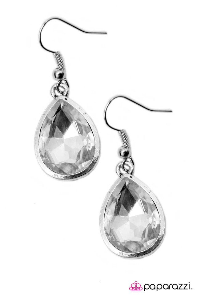 Paparazzi ♥ Lovelust - White ♥ Earrings