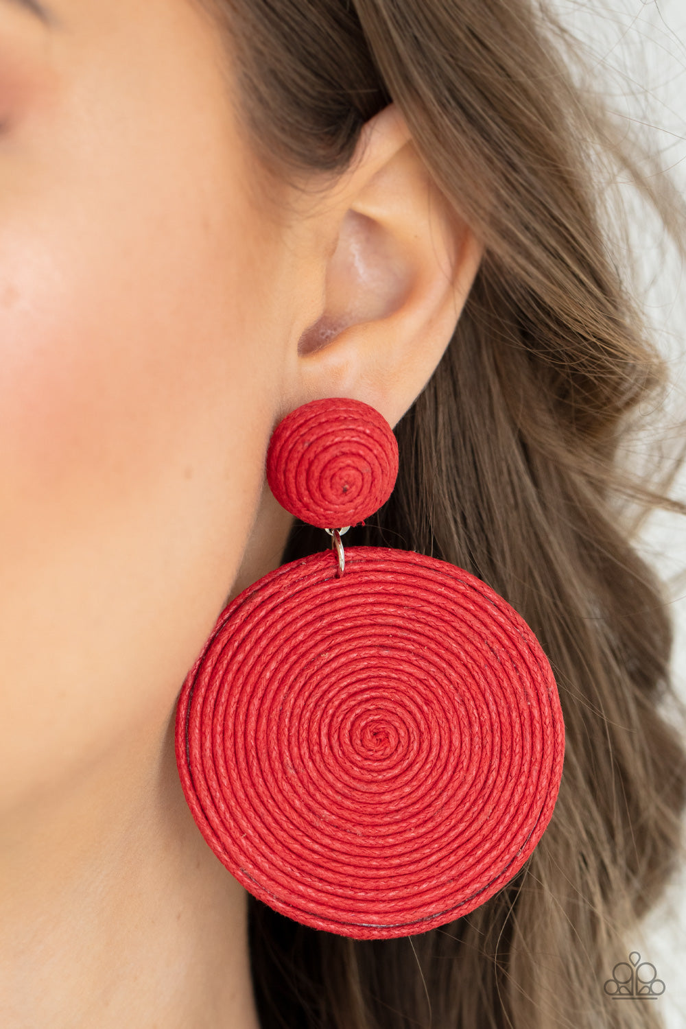 Paparazzi ♥ Circulate The Room - Red ♥  Post Earrings