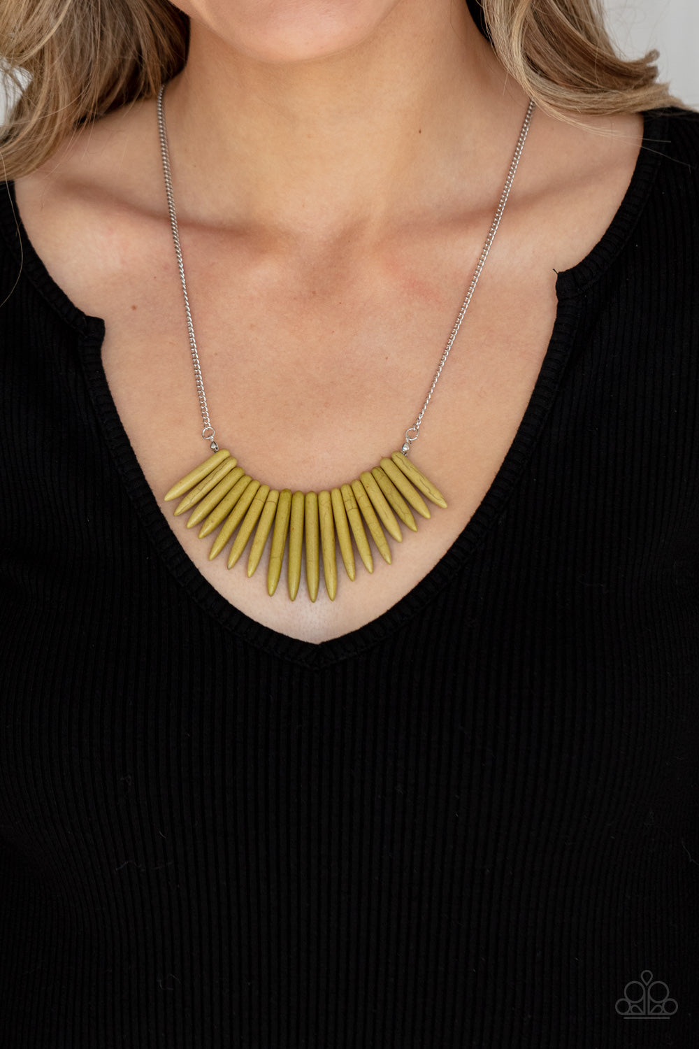 Paparazzi ♥ Exotic Edge - Green ♥  Necklace