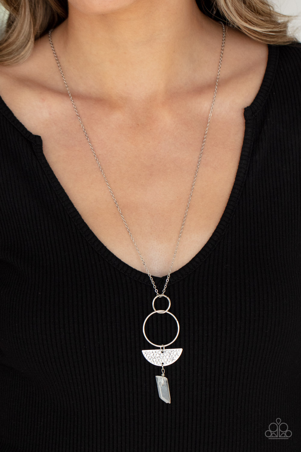 Paparazzi ♥ Monumental Obelisk - White ♥  Necklace