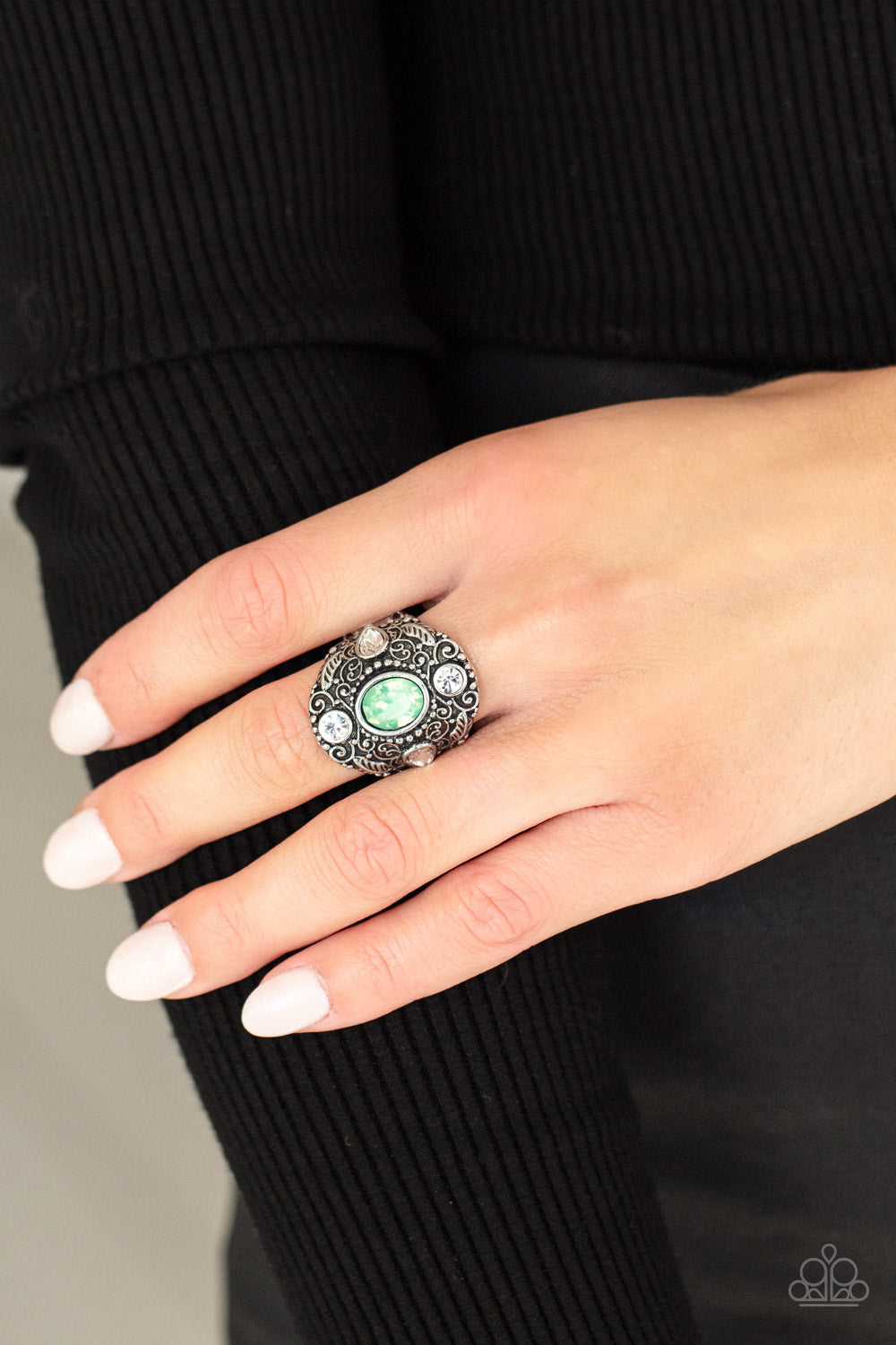 Paparazzi ♥ In The Limelight - Green ♥  Ring