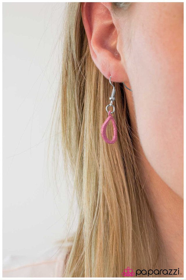 Paparazzi ♥ Bound For Glory - Pink ♥ Necklace