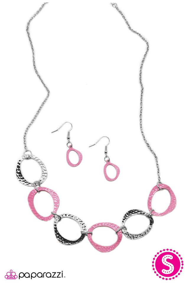 Paparazzi ♥ Bound For Glory - Pink ♥ Necklace